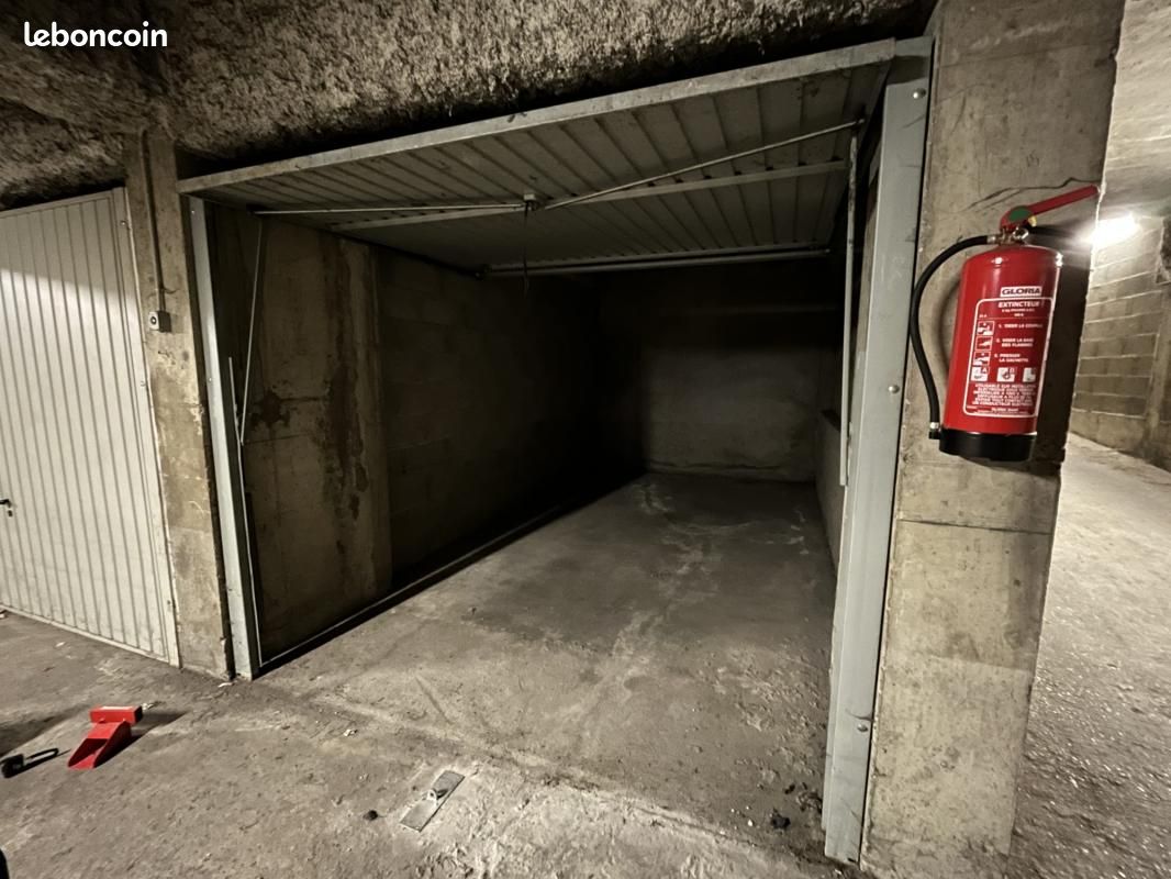 Parking 13 m² · à Lyon · 13 m² · 90 €/mois