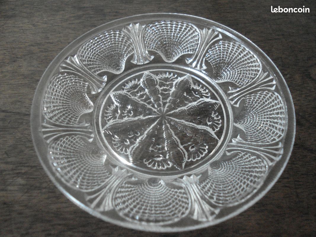 Lot 4 petites assiettes coupelles verre moulé Art Déco motif coquille Saint-Jacques (image 2)