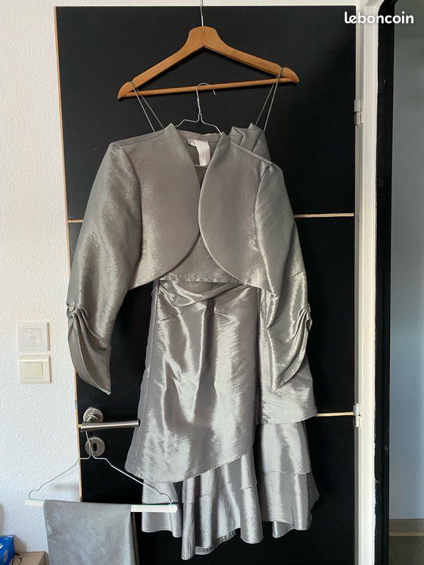 Robe de cérémonie (image 2)