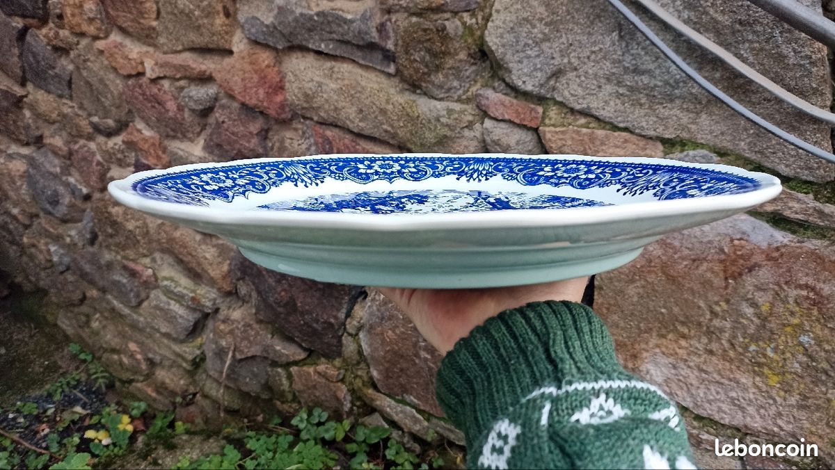Plat de service rond en céramique Delft par Boch (image 6)
