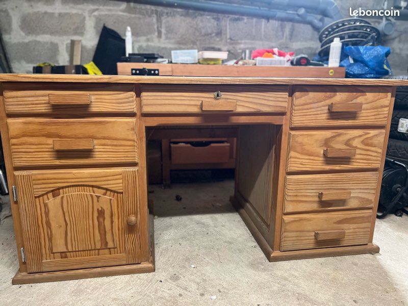 Bureau en pin (image 1)