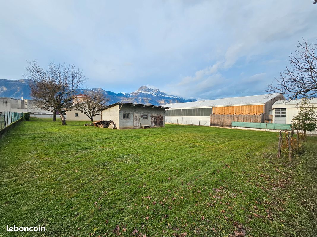Terrain plat 1135m2 (image 2)
