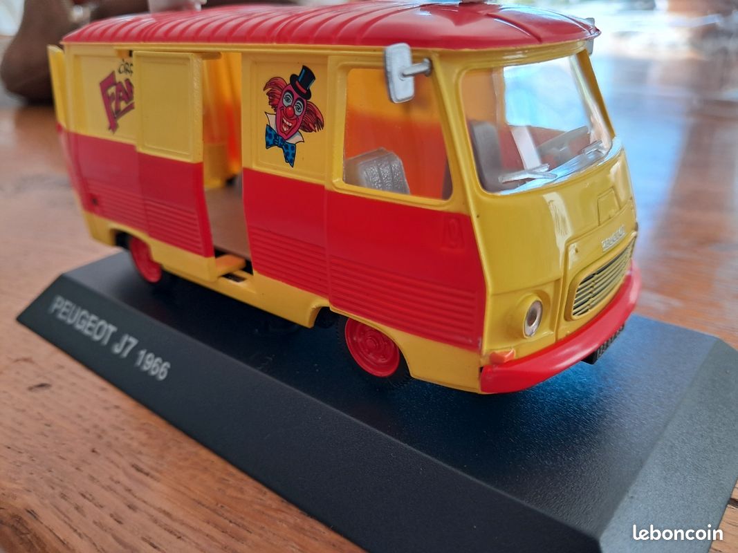 Modèle Réduit Peugeot J7 Cirque Fany 1966 - Norev 1:43 - Occasion