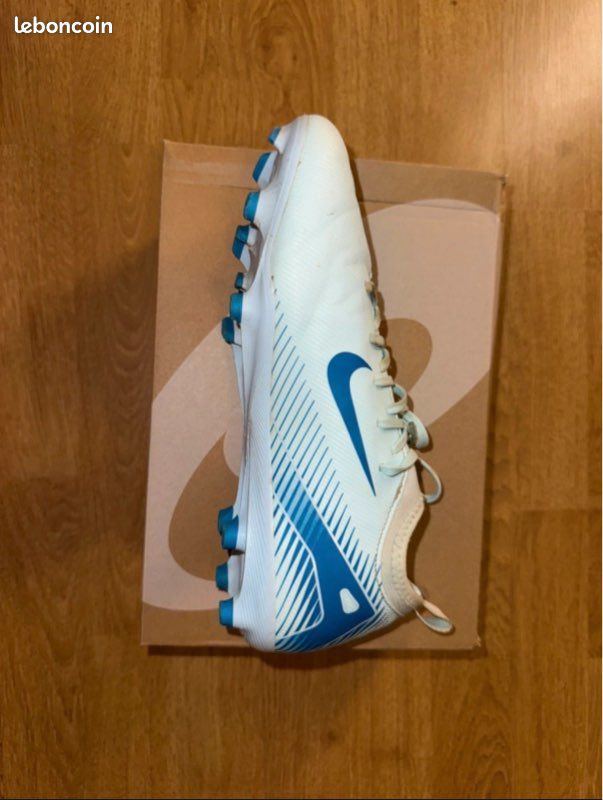 Crampon Nike de football (image 9)