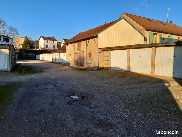 Garages au 3ème RAC 55 /mois