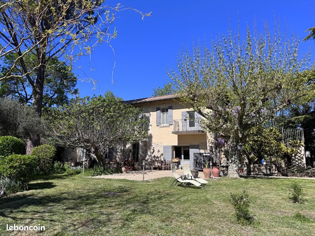Maison 8 pièces 190 m² · à Villeneuve-lès-Avignon · 190 m² · 980 000 €