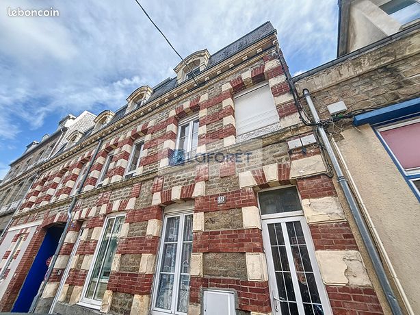 https://img.leboncoin.fr/api/v1/lbcpb1/images/d6/ed/fd/d6edfdc18d9d97e1fcf82ead50c33de03bdd5543.jpg?rule=ad-image