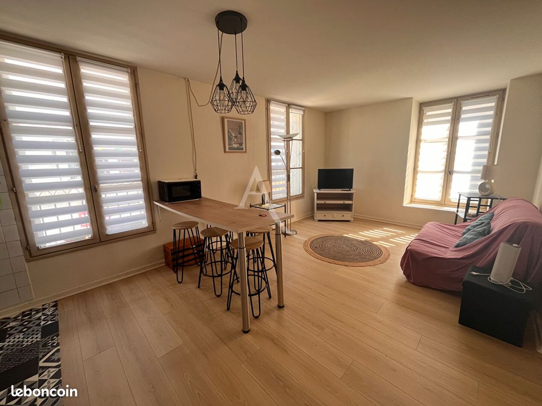 Appartement 2 pièces 42 m² · à Saint-Aignan · 42 m² · 585 €