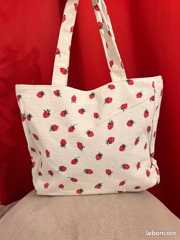 🍓Sac fourre tout en velours côtelé blanc et motifs de fraises neuf korean fashion (image 7)