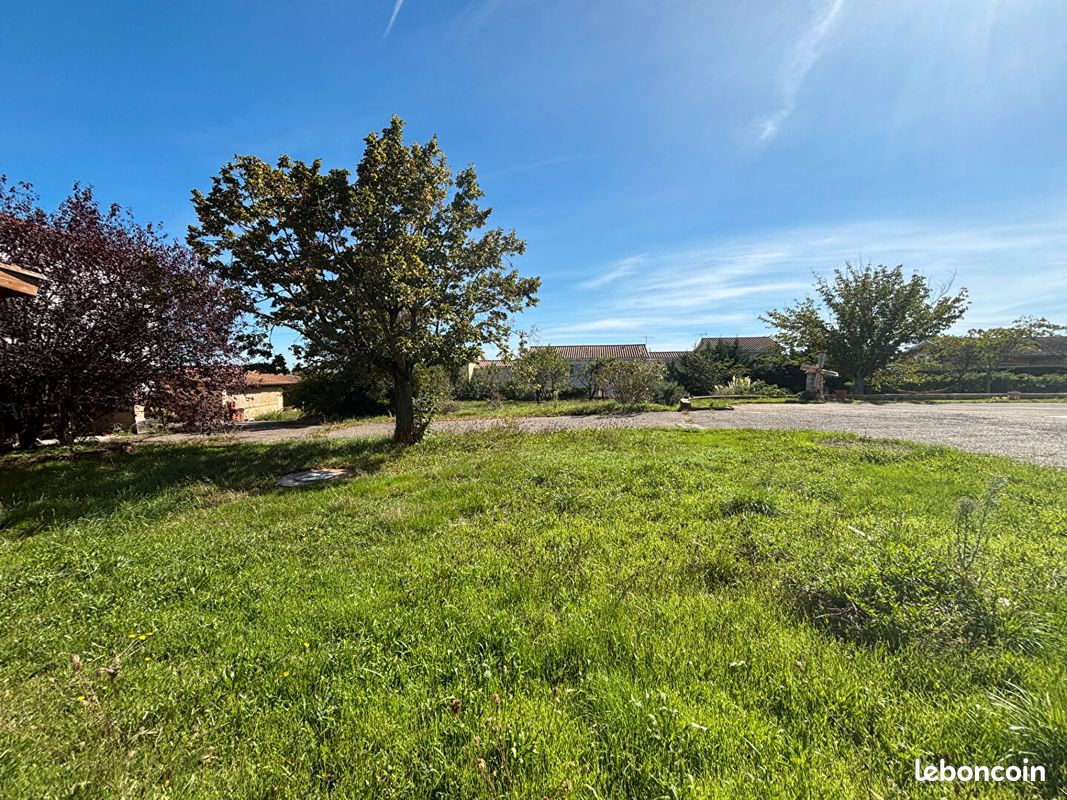 Terrain 1011 m² · à Vaugneray · 1 011 m² · 335 000 €