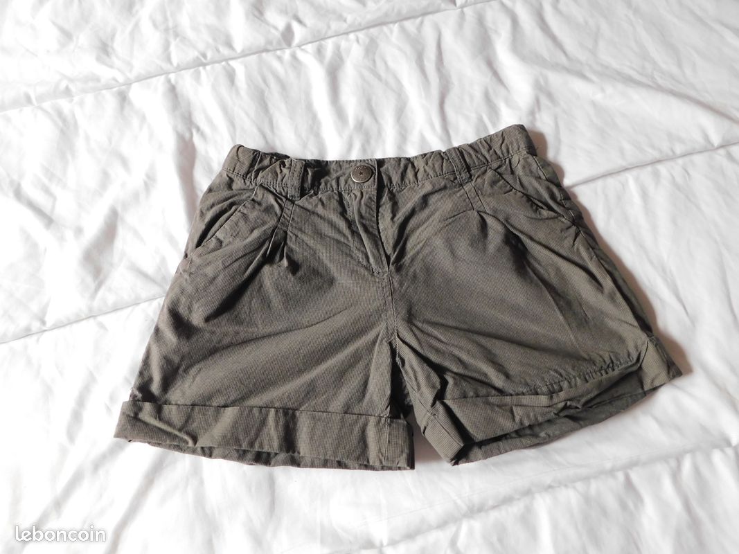 Short fille (image 1)