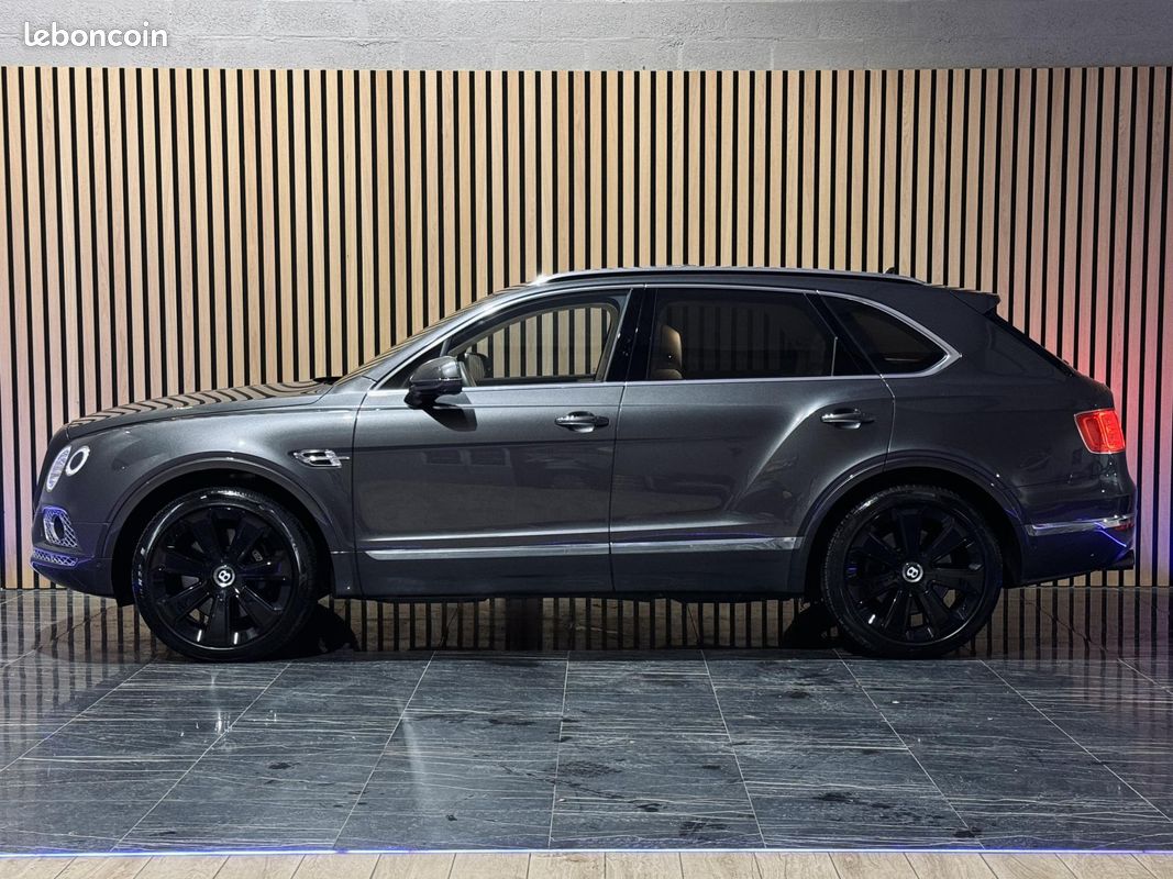 Bentley bentayga 6.0 w12 608 ligne akrapovic etat neuf suivi complet bentley immat france (image 12)