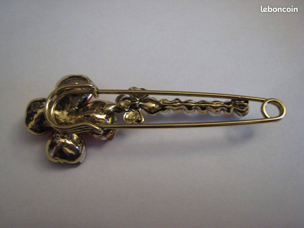 Broche Vintage Argentée En Forme De Trèfle à Quatre Feuilles - Verre Et Métal, Années 1900-1920