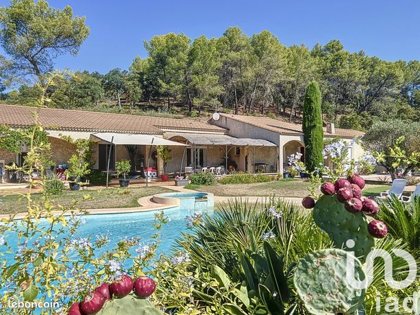 Villa 7 pièces 220 m²