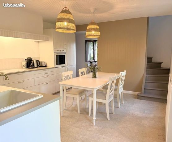 Maison 6 pièces 240 m²