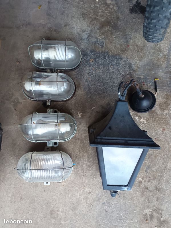 Lot de luminaires hublot industriel (image 1)