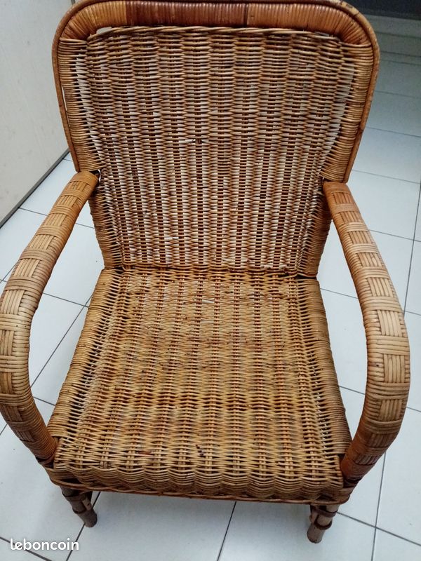 Fauteuil en rotin (image 1)