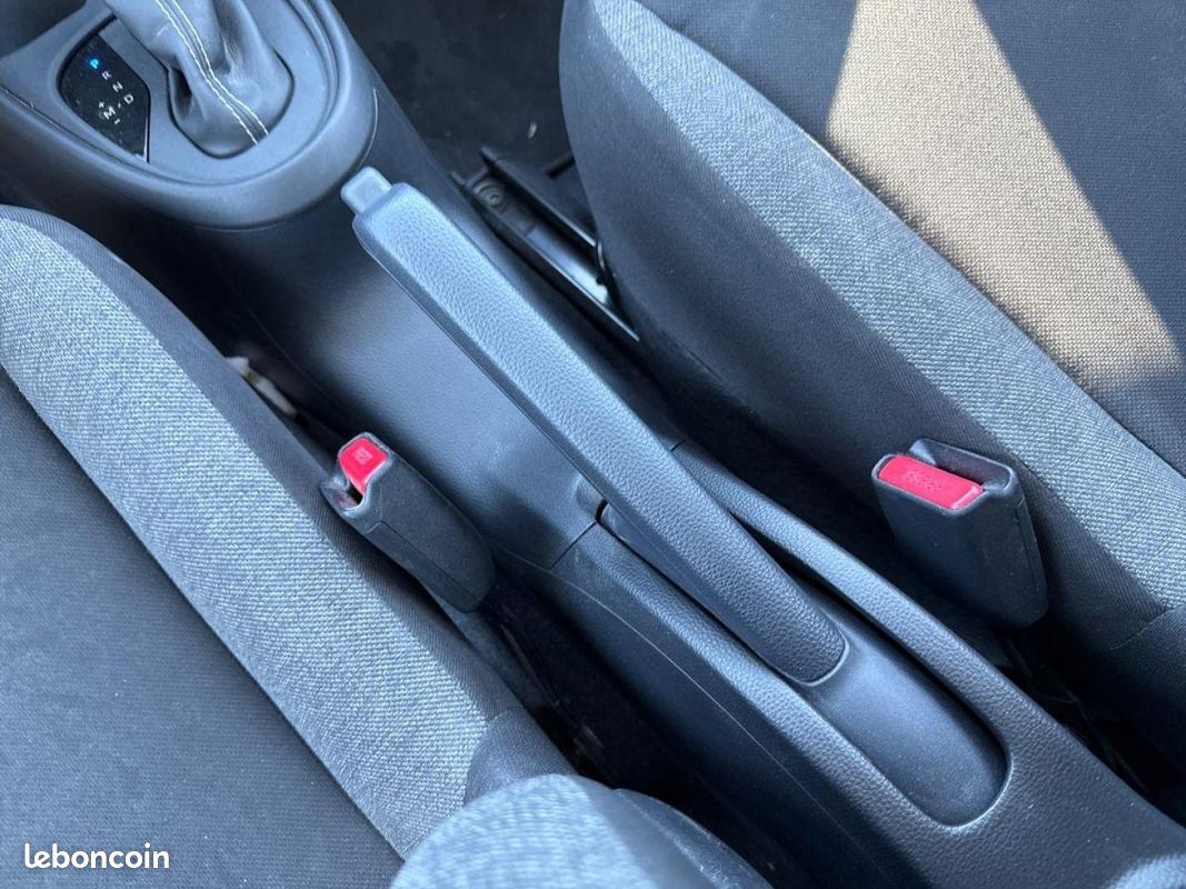 Toyota Aygo X 1.0 VVT-i 72ch Dynamic S-CVT MY23 (image 27)