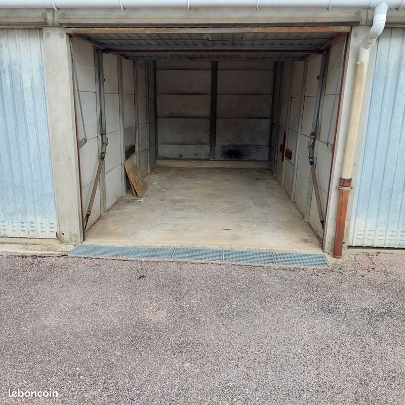 Particulier loue garage · à Auxerre · 64 €/mois
