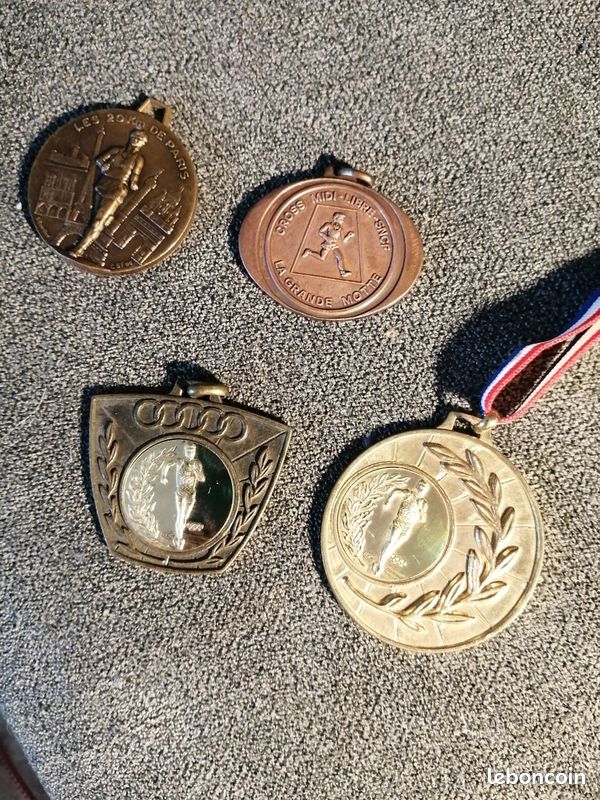 Médaille De Course à Pied - 15 Km De La Corrida De Pont-à-Mousson 1990