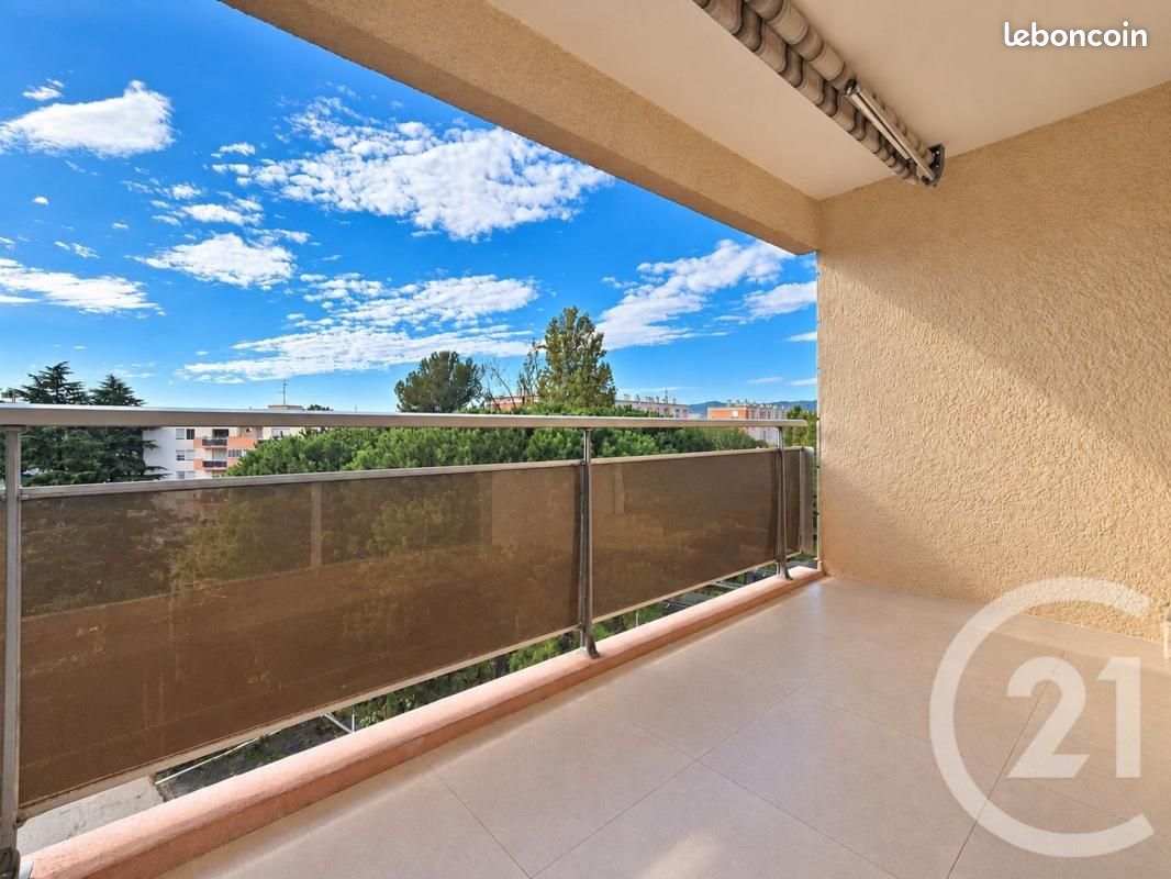 Appartement 2 pièces 67 m² · à Fréjus · 67 m² · 315 000 €