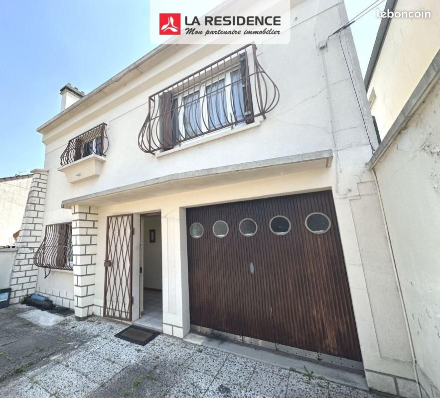 Maison 5 pièces 110 m² · à Stains · 110 m² · 325 000 €