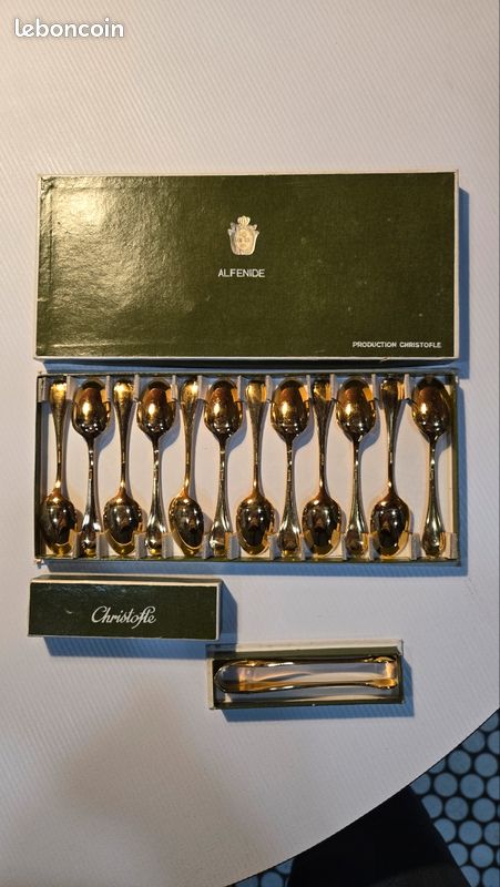Christofle – Douze Cuillères à Moka Argentées + Pince à Sucre
