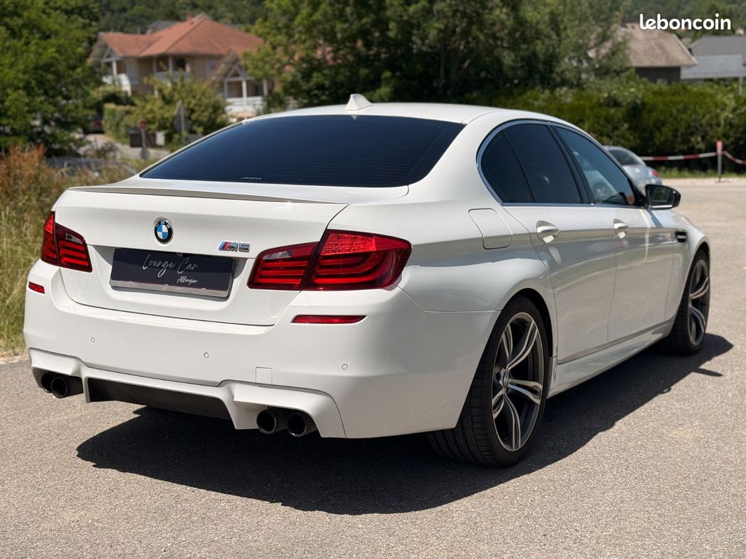 BMW M5 4.4 V8 560ch MOTORSPORT / FULL OPTIONS / EXTENSION DE GARANTIE 12 MOIS OFFERTE (image 7)