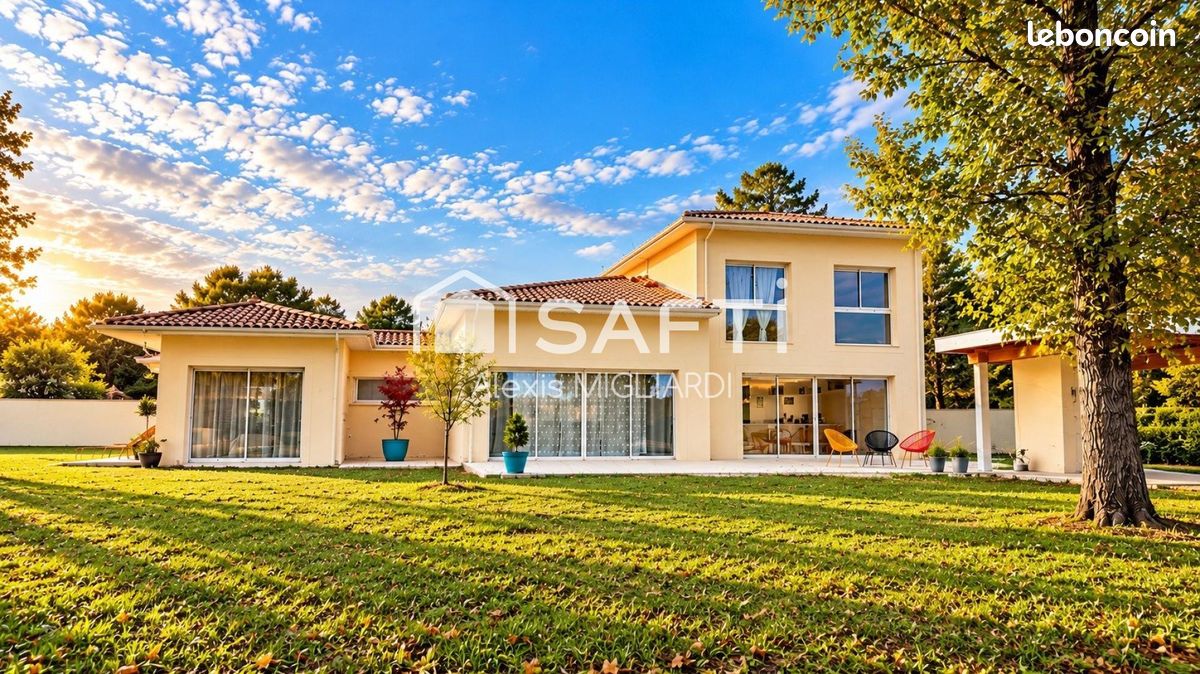 Maison 7 pièces 233 m² · à Arsac · 233 m² · 770 000 €
