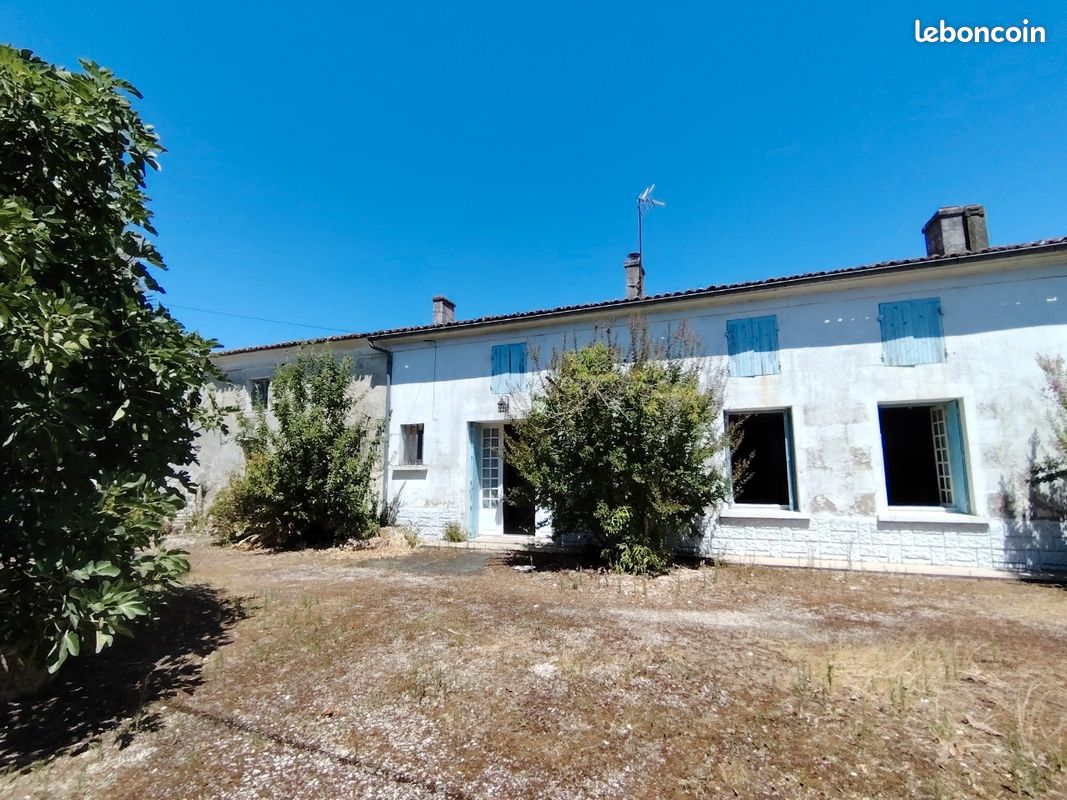 Maison 11 pièces 260 m² · à Saint-Loup · 260 m² · 190 000 €