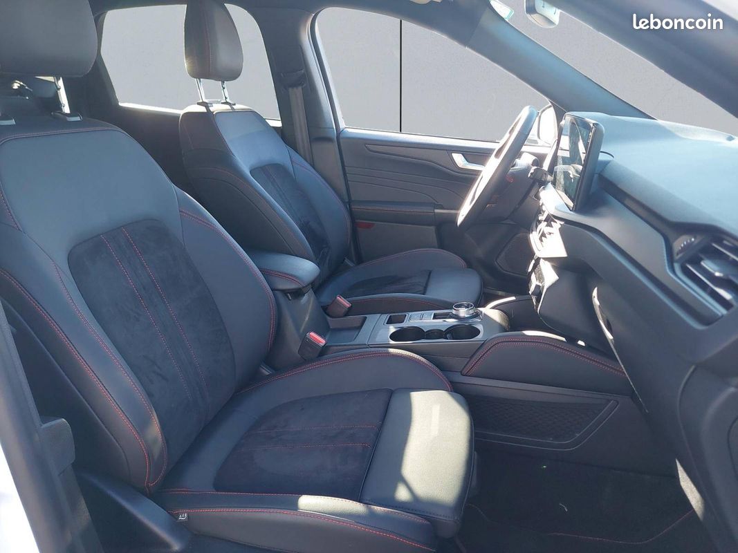 FORD Kuga 2.5 Duratec 180 ch FlexiFuel FHEV E85 Powershift ST-Line X (image 17)