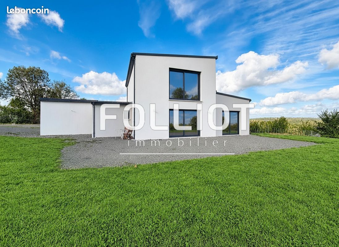 Maison 5 pièces 144 m² · à Tessy-Bocage · 144 m² · 344 500 €