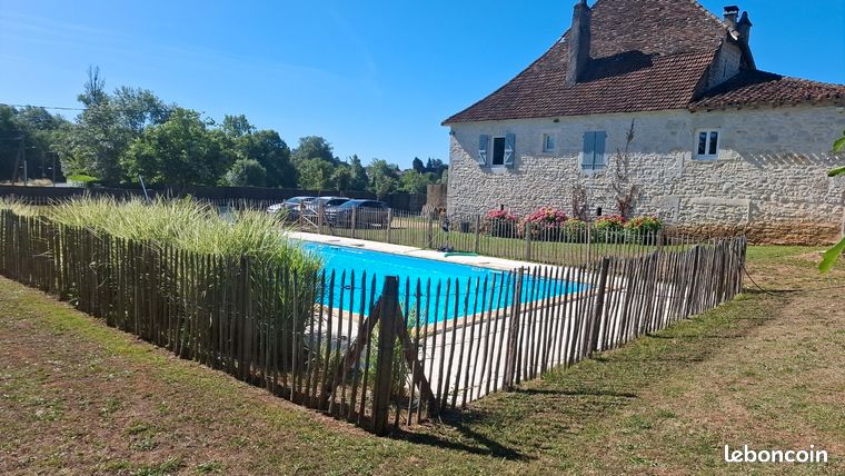 Maison en pierre avec dépendance, piscine et grand terrain