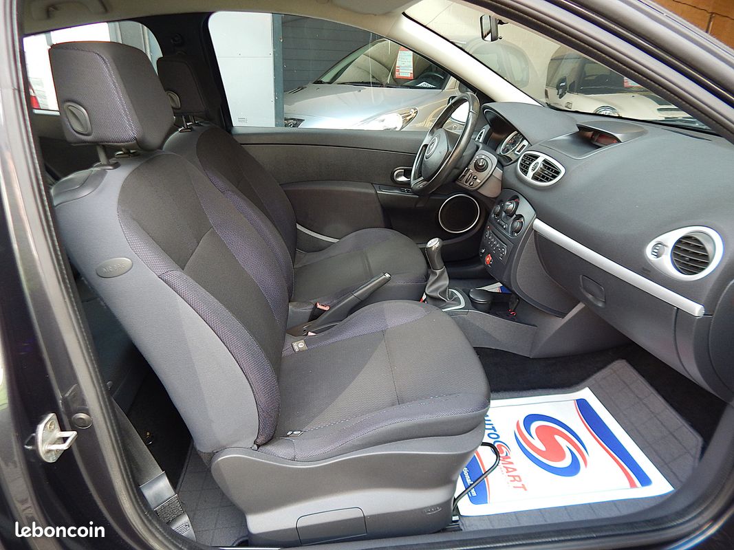 🚘️🚘️Renault clio 1,4L 16s 100cv confort dynamique 61 650km 🚘️🚘️ (image 3)