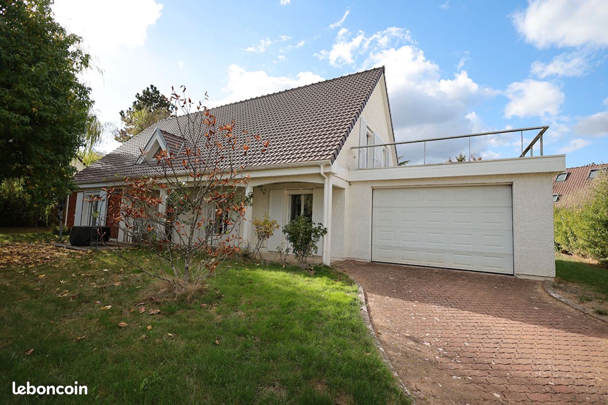 Maison 9 pièces 216 m² · à Gif-sur-Yvette · 216 m² · 712 000 €