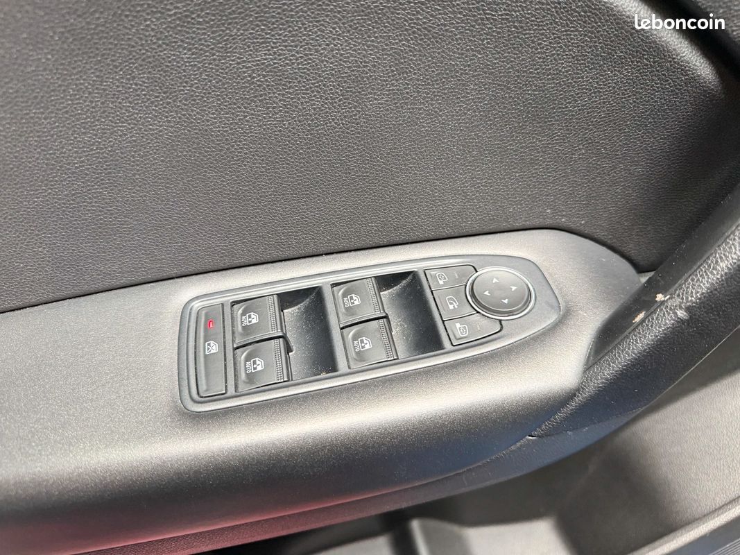 Renault CAPTUR BUSINESS 1.0 tce 90 CV + CARPLAY + CAMERA + CLIMATISATION (image 30)