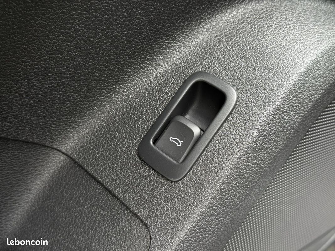 AUDI Q2 35 TFSI 150 S-Tronic S Line avec Caméra et Hayon électrique (image 25)