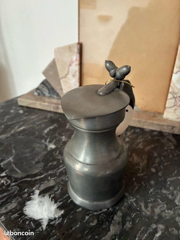 Pot en étain (image 4)