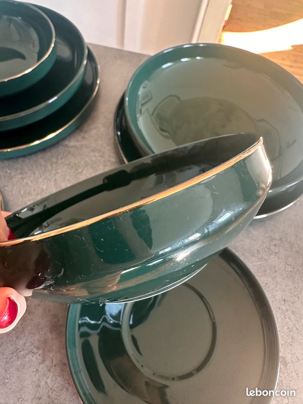 Lot De 27 Pièces De Vaisselle Camping Cinsa Verte Mouchetée - Porcelaine Émaillée, Neuf (Défauts Possibles)