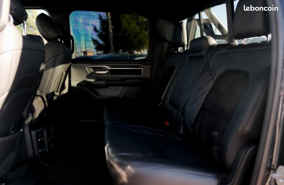 Dodge RAM 1500 BIG HORN 5.7 HEMI 4X4 401 CH / EXCLUSIVITÉ (image 11)
