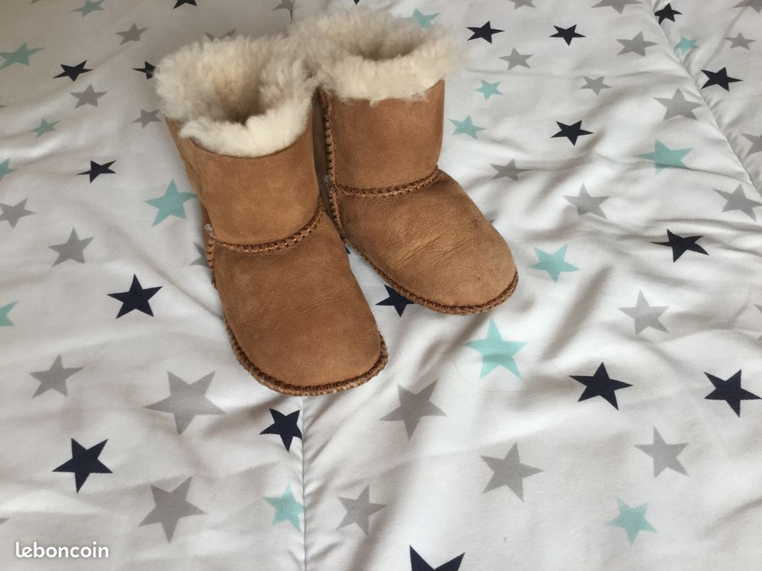 Chaussons bébé en peau et fourrure HUGG (image 1)