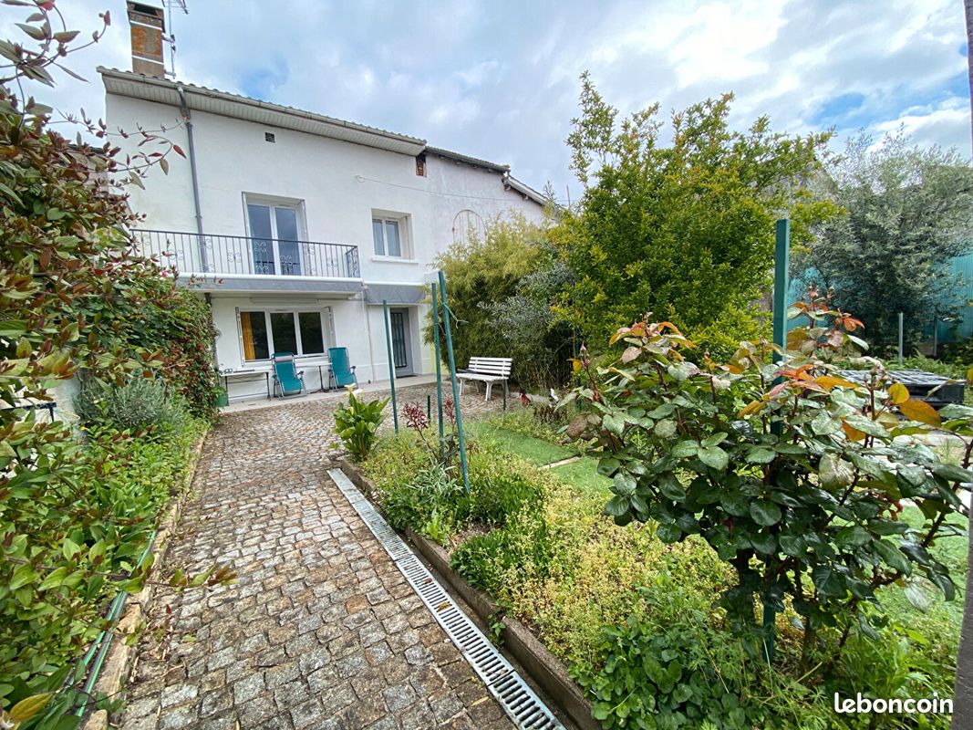 Maison 4 pièces 80 m² · à Sainte-Livrade-sur-Lot · 80 m² · 157 900 €