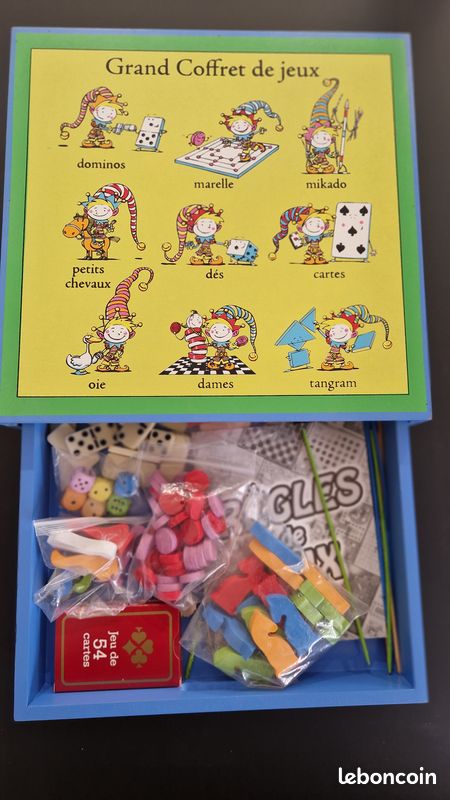Coffret de jeux en bois : petits chevaux - dames - backgammon et jeu de l'oie