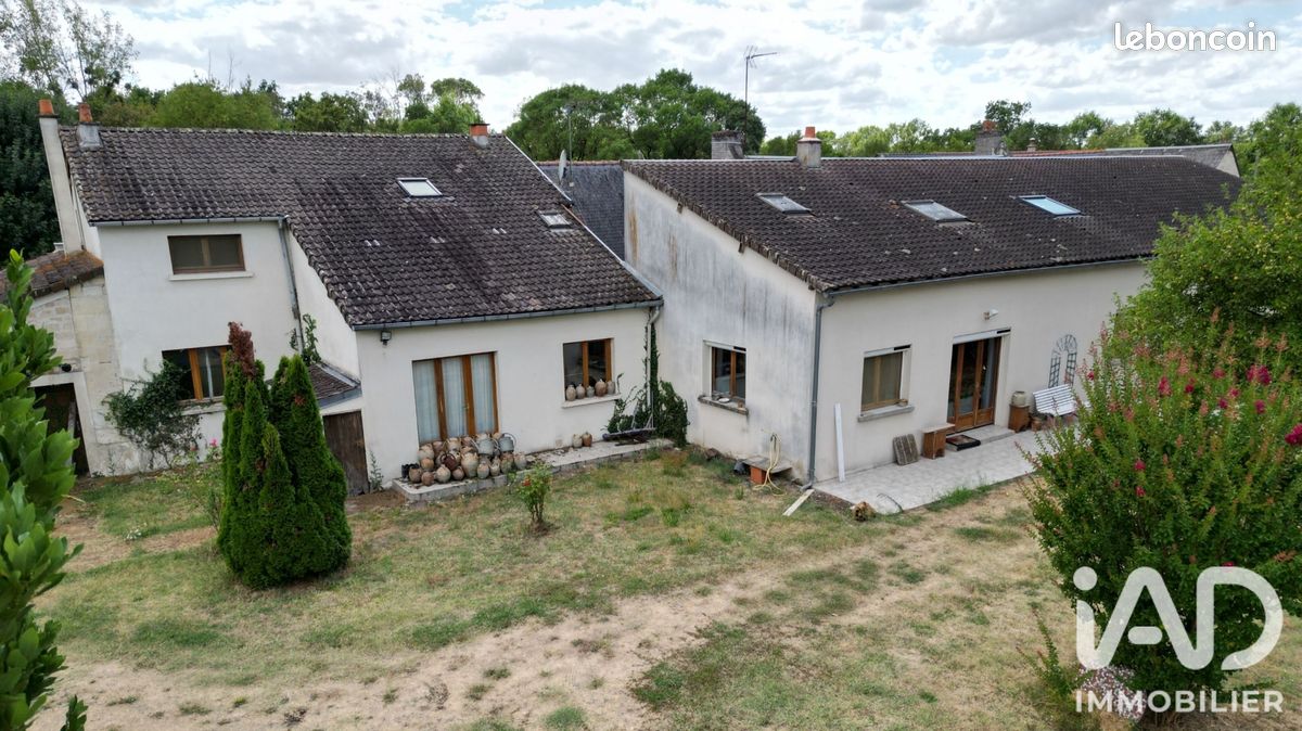 Maison 9 pièces 333 m² · à Savigny-en-Véron · 333 m² · 270 000 €