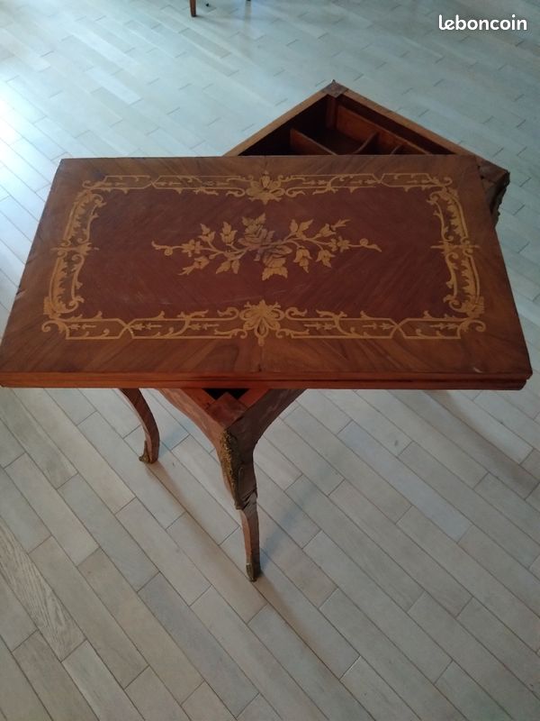 Table de jeu ancienne en marqueterie (image 2)
