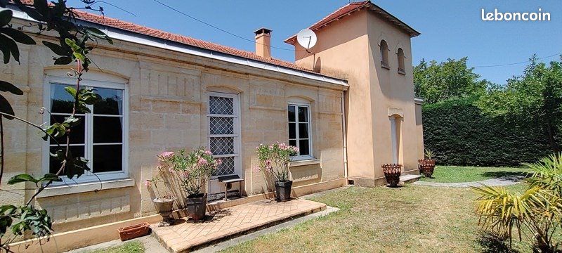 Maison 8 pièces 171 m² · à Ambarès-et-Lagrave · 171 m² · 528 000 €