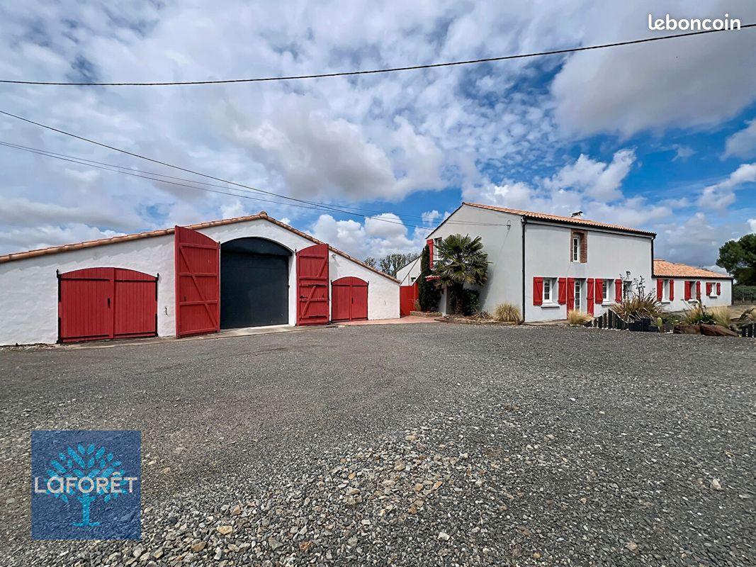 Maison 6 pièces 209 m² · à Commequiers · 209 m² · 486 880 €
