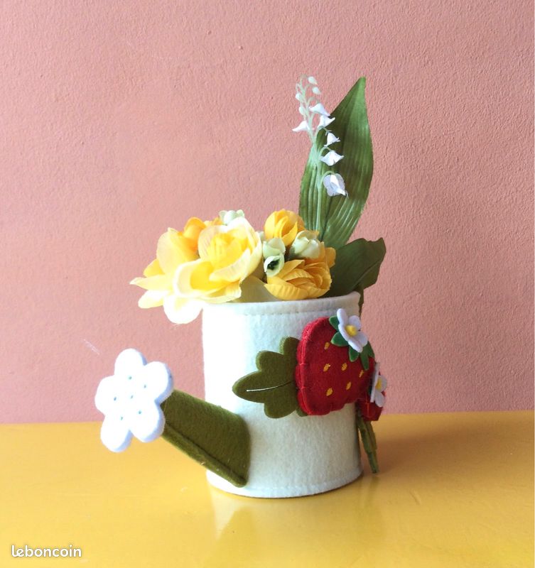 Déco charmante cache pot/mug feutrine fraise fleur et muguet (image 2)