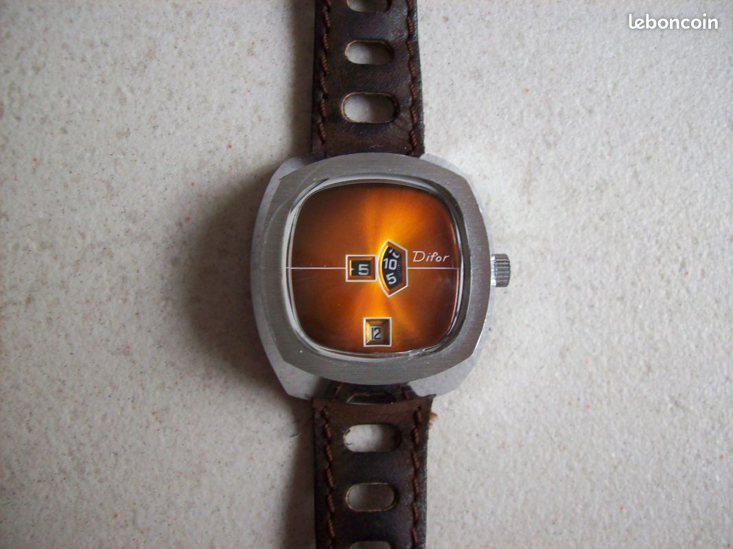 Montre Vintage Difor Polar à Guichet - Mécanique Manuelle - Boîtier Acier 32mm - Occasion - Fabriquée En France