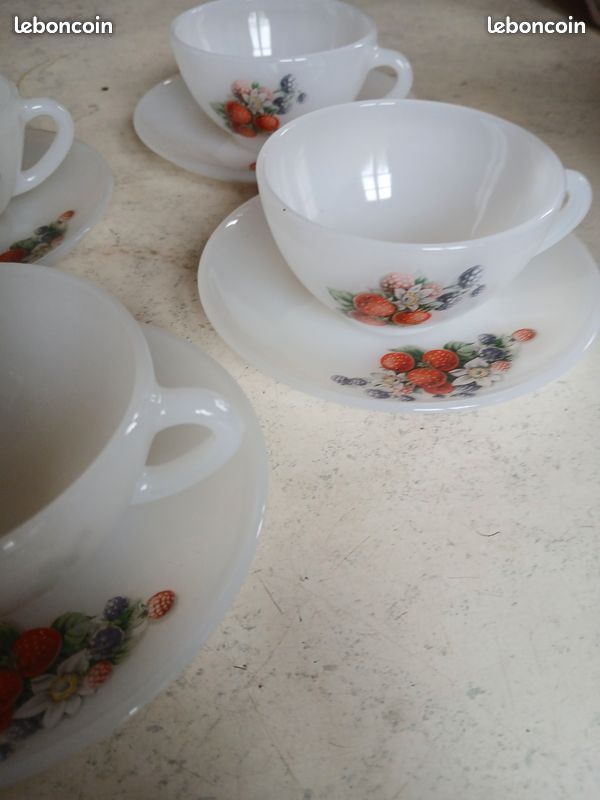 Tasse arcopal vintage d'occasion - Arts de la table